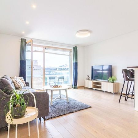 Cohost I Sunny Center Apt, Covered Parking, Balcony & Self Check-In カウナス エクステリア 写真