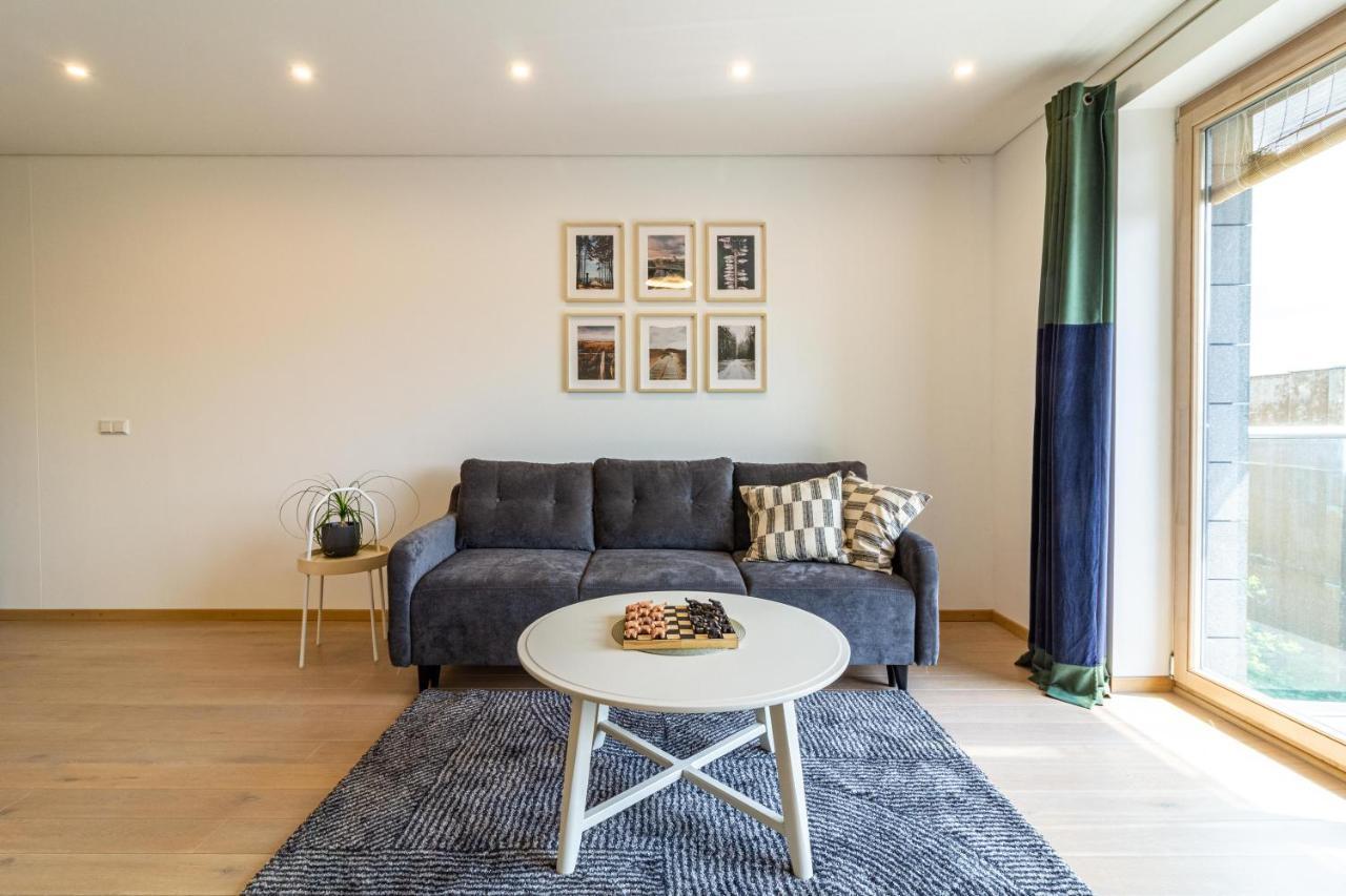 Cohost I Sunny Center Apt, Covered Parking, Balcony & Self Check-In カウナス エクステリア 写真