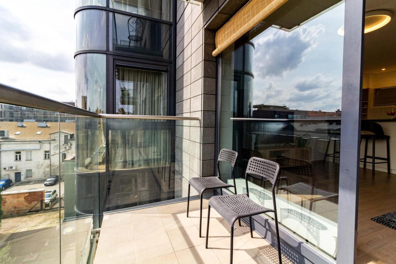 Cohost I Sunny Center Apt, Covered Parking, Balcony & Self Check-In カウナス エクステリア 写真