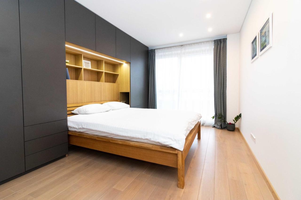 Cohost I Sunny Center Apt, Covered Parking, Balcony & Self Check-In カウナス エクステリア 写真