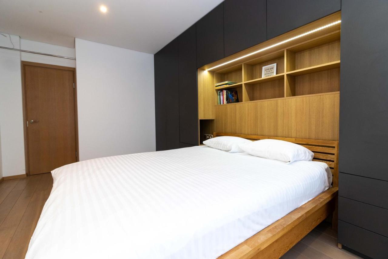 Cohost I Sunny Center Apt, Covered Parking, Balcony & Self Check-In カウナス エクステリア 写真